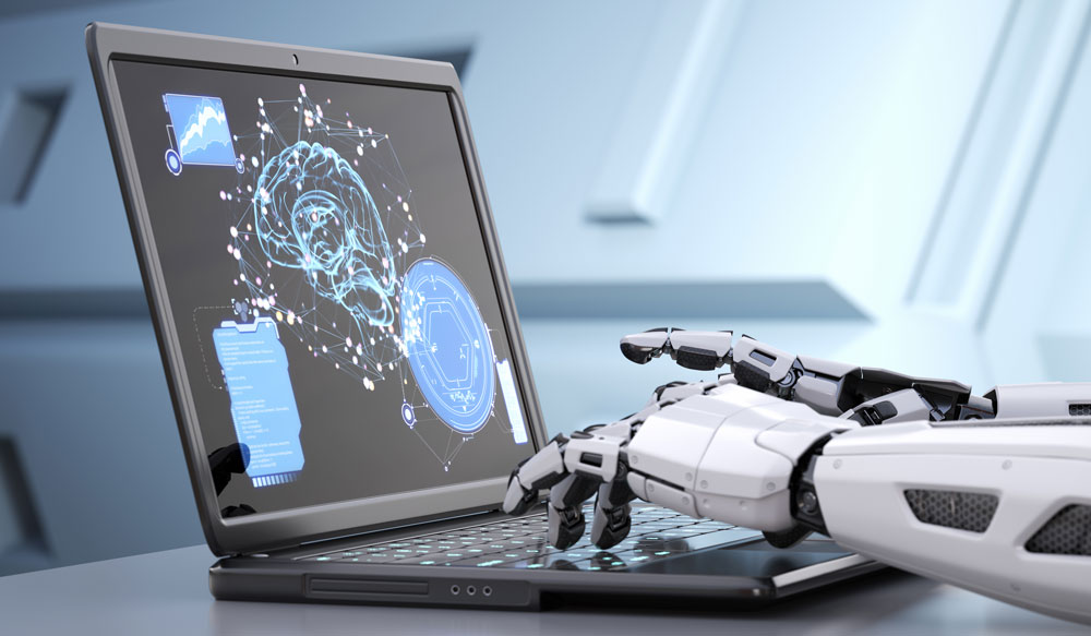 Künstliche Intelligenz dargestellt als Roboter am Computer 