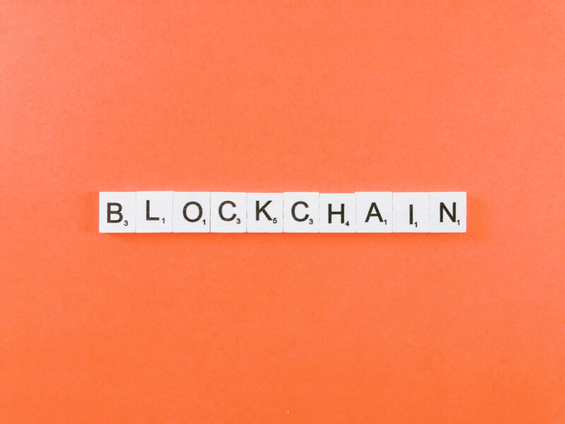 Blockchain geschrieben mit Scrabble Spielsteinen Blockchain geschrieben mit Scrabble Spielsteinen