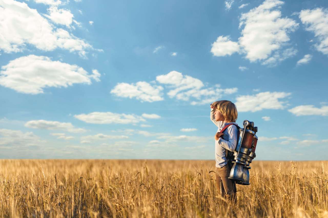 Kleiner Junge mit Jetpack